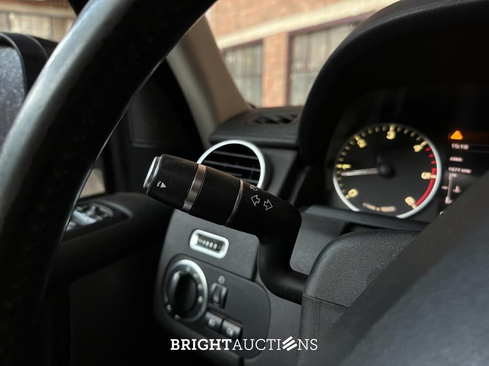 Land Rover Discovery 4 3.0 SDV6 SE HSE 256pk 2015, VNJ-87-T