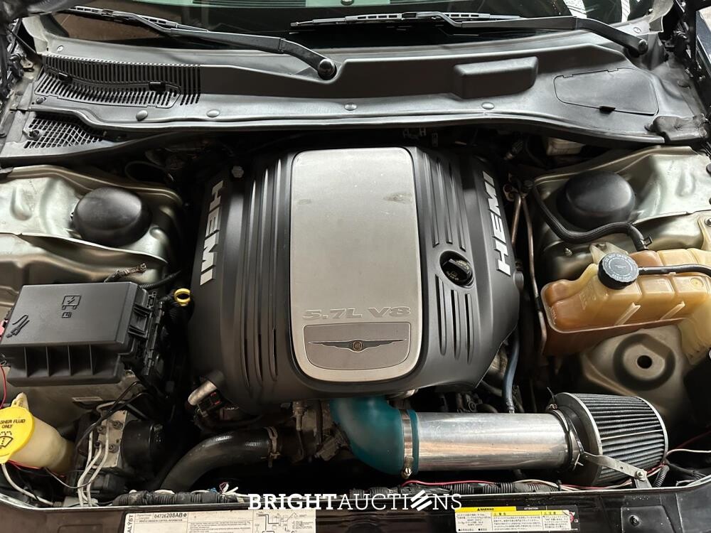 Chrysler 300C HEMI 5.7 V8 340PK 2005 