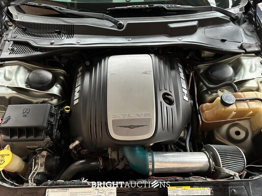 Chrysler 300C HEMI 5.7 V8 340PK 2005 