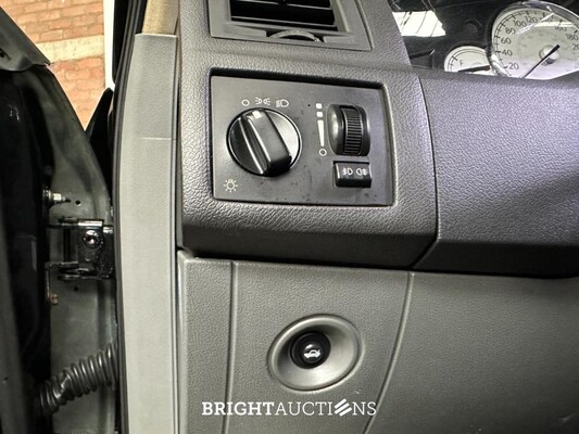 Chrysler 300C HEMI 5.7 V8 340PK 2005 