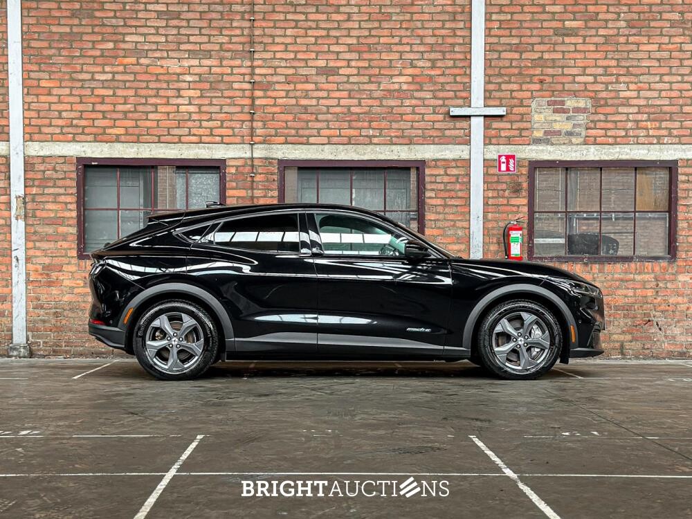 Ford Mustang Mach-E RWD 75 kWh 269pk 2021 (Origineel-NL + 1e eigenaar), N-361-JS