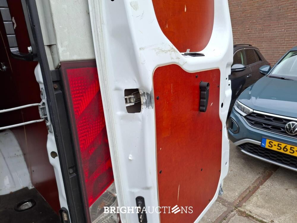 Iveco Daily 35S14V 2.3 352L H3 137 pk 2022, VNX-84-K