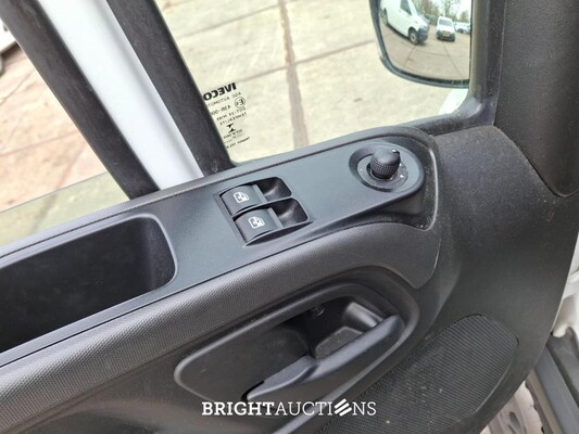 Iveco Daily 35S14V 2.3 352L H3 137 pk 2022, VNX-84-K