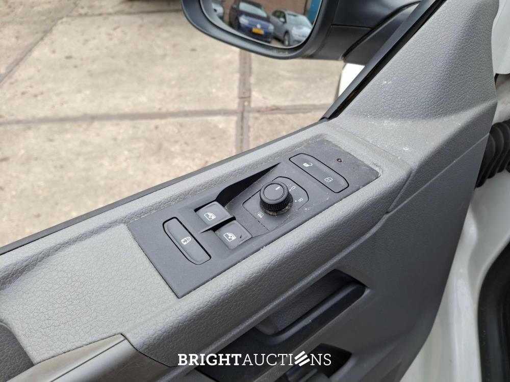 Volkswagen Transporter 2.0 TDI L1H1 26 Economy Business 90 pk 2021, VJN-72-V