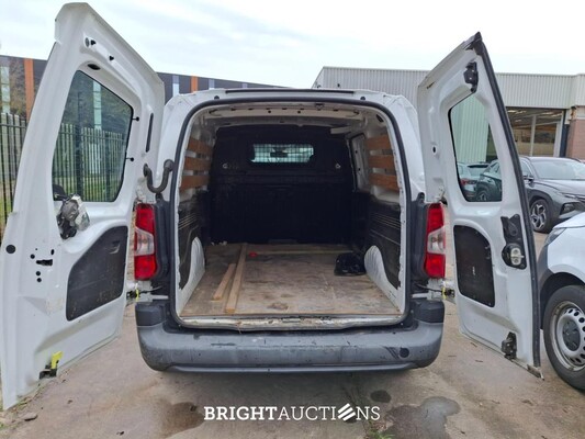 Citroen Berlingo 1.5 BlueHDI Club XL 99 pk 2021, VKN-18-K