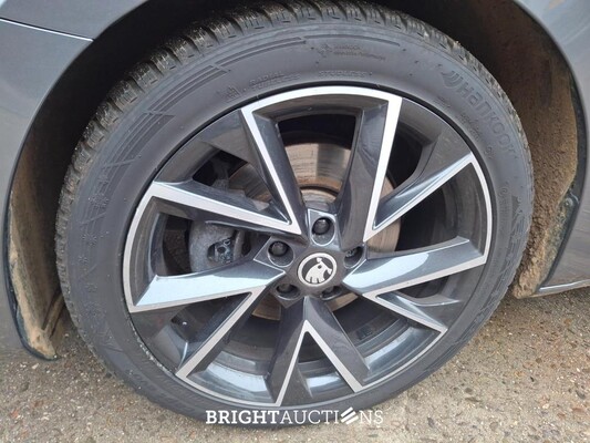 Skoda Superb Combi 1.5 TSI ACT Limited Sportline Business 150 pk 2023, S-466-PR