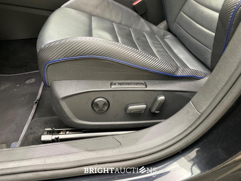 Volkswagen Golf R 2.0 TSI 4Motion Akrapovič 320 pk 2021, R-948-FB