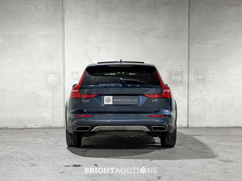 Volvo V60 Cross country Soft Hybride 2.0 B5 AWD pro 261pk 2020 (Origineel-NL), J-188-VT