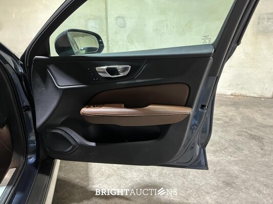 Volvo V60 Cross country Soft Hybride 2.0 B5 AWD pro 261pk 2020 (Origineel-NL), J-188-VT