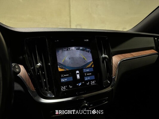 Volvo V60 Cross country Soft Hybride 2.0 B5 AWD pro 261pk 2020 (Origineel-NL), J-188-VT