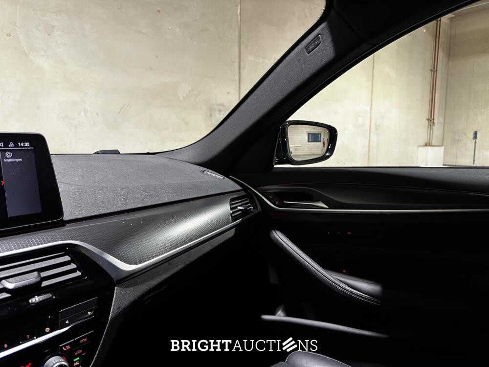 BMW 520i Touring High Executive Edition M-Sport 184pk 2021 (Origineel-NL) 5-Serie G31, L-194-JX