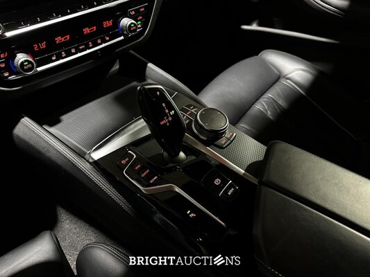 BMW 520i Touring High Executive Edition M-Sport 184pk 2021 (Origineel-NL) 5-Serie G31, L-194-JX