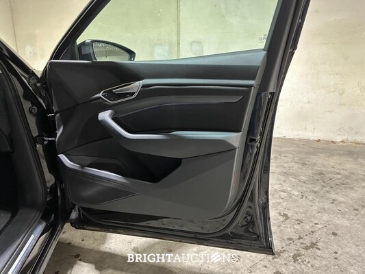 Audi e-tron Sportback 55 Quattro Business Edition 95 kWh 408pk 2020 (Origineel-NL + 1e Eigenaar), K-592-GL