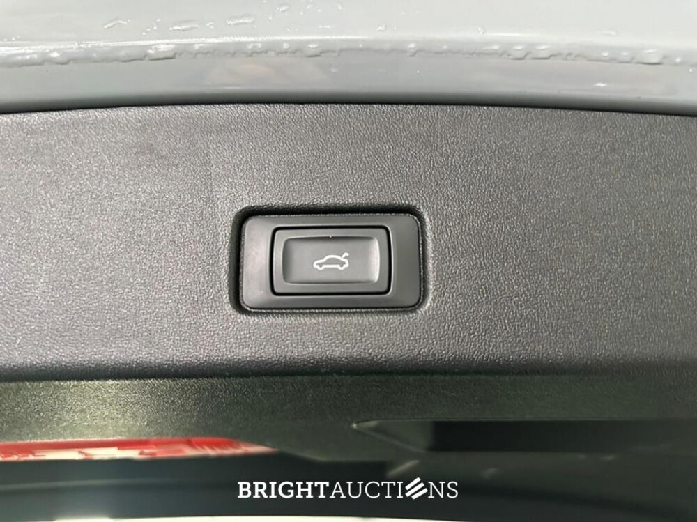 Audi Q4 35 Launch Edition 55 kWh 170pk 2021 (Origineel-NL), N-506-XJ