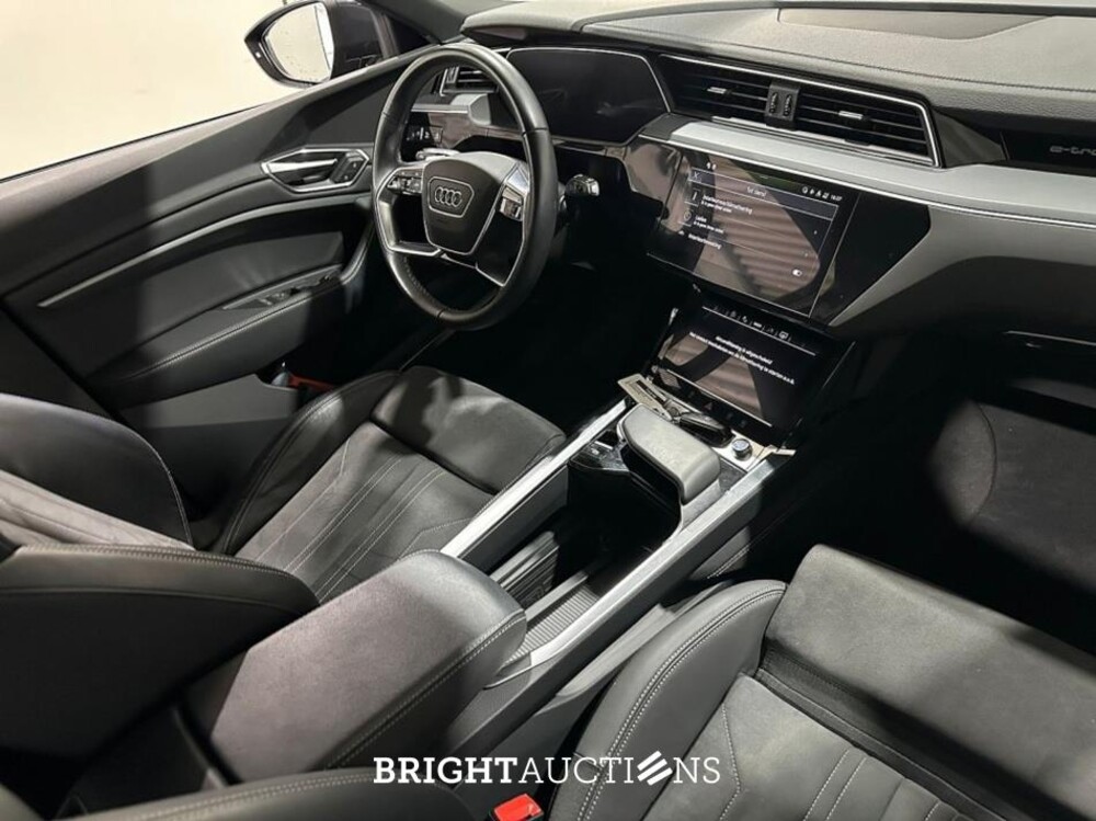 Audi Q8 e-tron 50 quattro Advanced Edition 95 kWh 340pk 2023 (Origineel-NL), T-629-HS