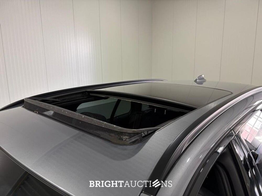 BMW 530e Touring  Business Edition Plus M-pakket 292pk 2023 (Origineel-NL) 5-Serie, S-330-LL