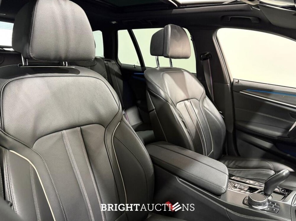 BMW 530e Touring  Business Edition Plus M-pakket 292pk 2023 (Origineel-NL) 5-Serie, S-330-LL