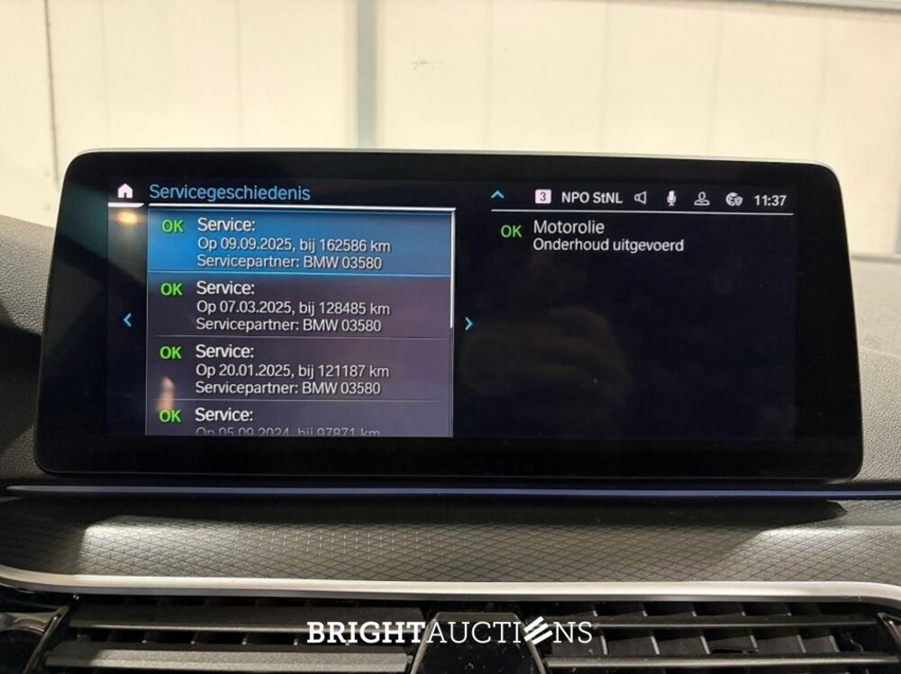 BMW 530e Touring  Business Edition Plus M-pakket 292pk 2023 (Origineel-NL) 5-Serie, S-330-LL