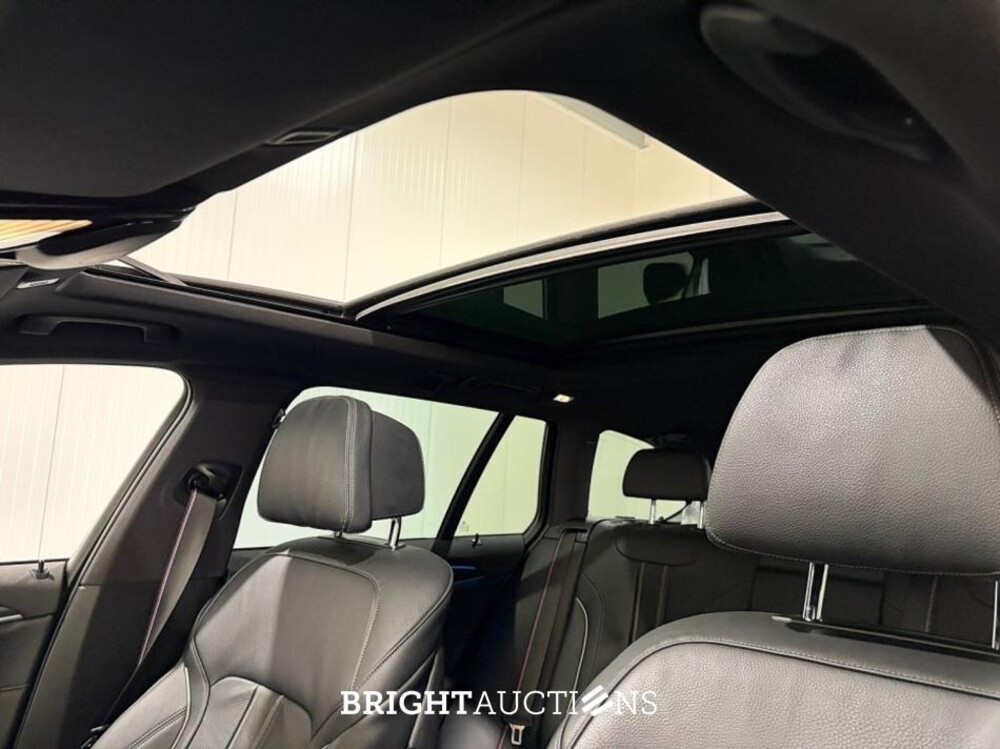 BMW 530e Touring  Business Edition Plus M-pakket 292pk 2023 (Origineel-NL) 5-Serie, S-330-LL