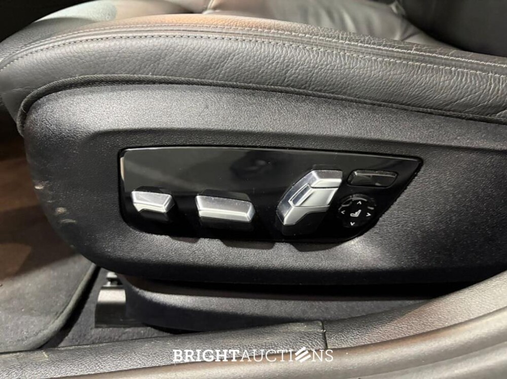 BMW 530e Touring  Business Edition Plus M-pakket 292pk 2023 (Origineel-NL) 5-Serie, S-330-LL