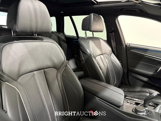 BMW 530e Touring  Business Edition Plus M-pakket 292pk 2023 (Origineel-NL) 5-Serie, S-330-LL