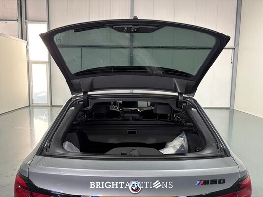 BMW 530e Touring  Business Edition Plus M-pakket 292pk 2023 (Origineel-NL) 5-Serie, S-330-LL