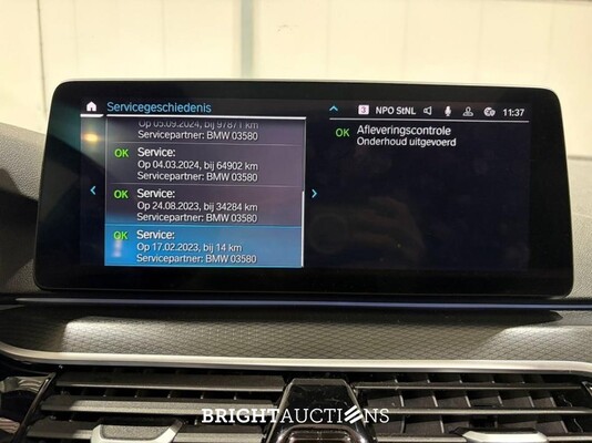 BMW 530e Touring  Business Edition Plus M-pakket 292pk 2023 (Origineel-NL) 5-Serie, S-330-LL