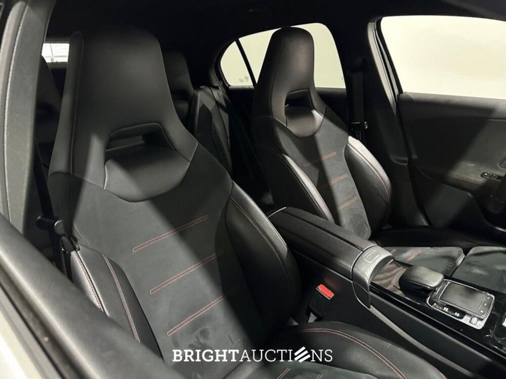 Mercedes-Benz A200 Business Solution AMG 163pk 2019 (Origineel-NL) A-Klasse, XH-436-L