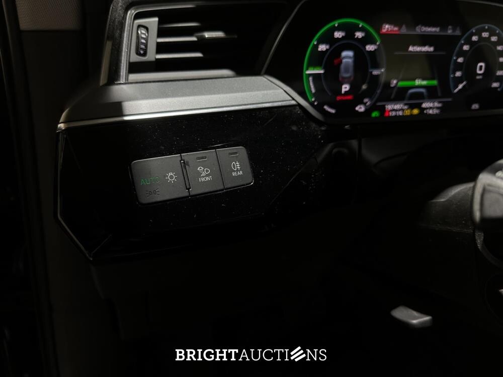 Audi e-tron 55 quattro edition 95 kWh 408pk 2020 (Origineel-NL+1e eigenaar), K-077-BL