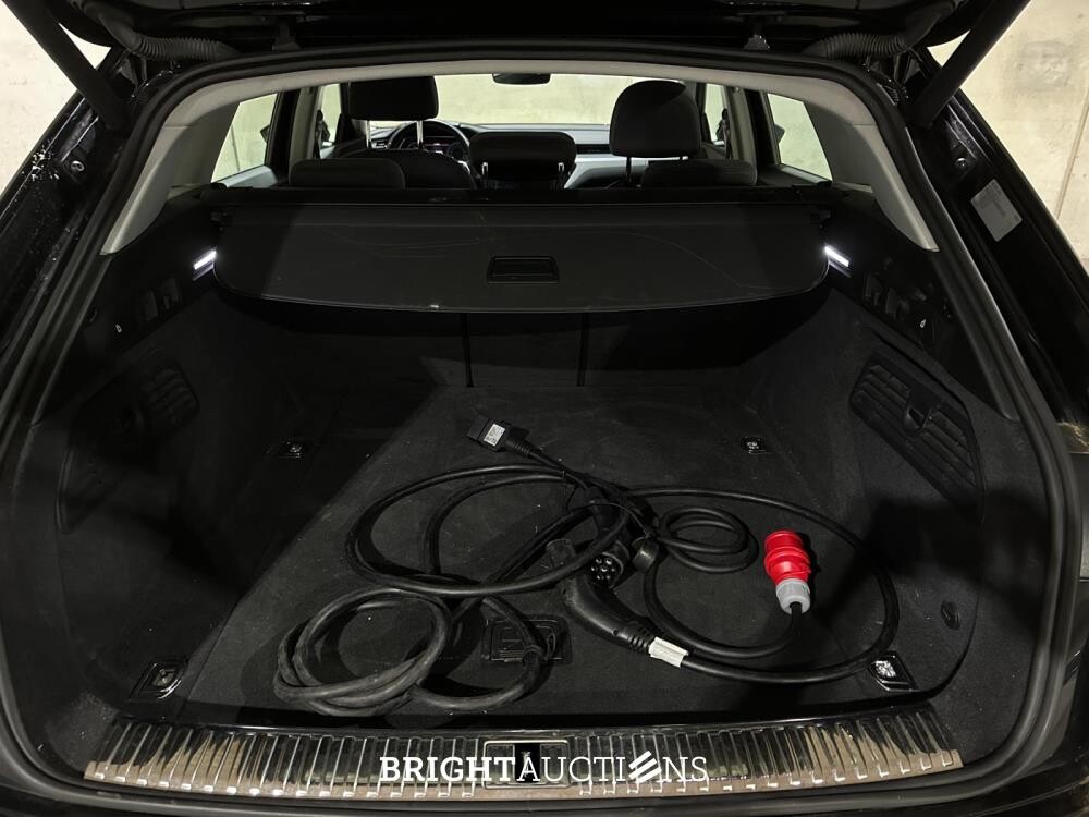 Audi e-tron 55 quattro edition 95 kWh 408pk 2020 (Origineel-NL+1e eigenaar), K-077-BL