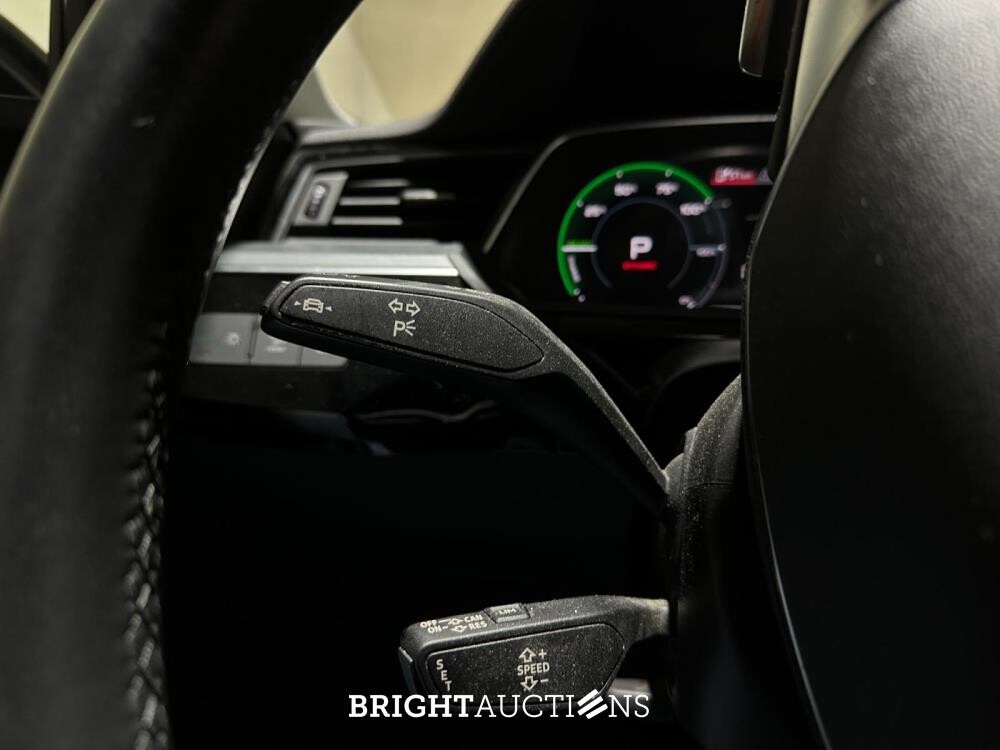 Audi e-tron 55 quattro edition 95 kWh 408pk 2020 (Origineel-NL+1e eigenaar), K-077-BL