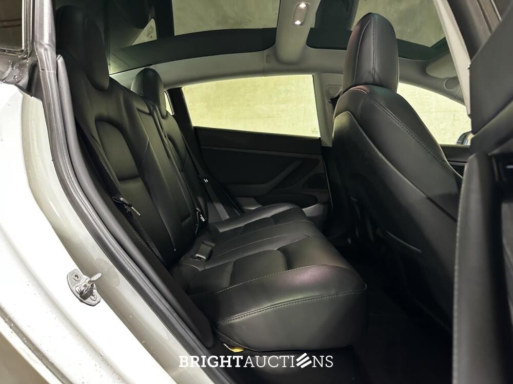 Tesla Model 3 Standard RWD Plus 60 kWh 238pk 2020 (Origineel-NL), J-064-LB