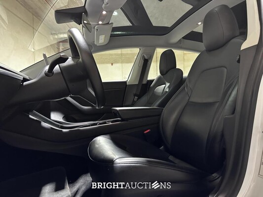 Tesla Model 3 Standard RWD Plus 60 kWh 238pk 2020 (Origineel-NL), J-064-LB