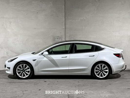 Tesla Model 3 Standard RWD Plus 60 kWh 238pk 2020 (Origineel-NL), J-064-LB