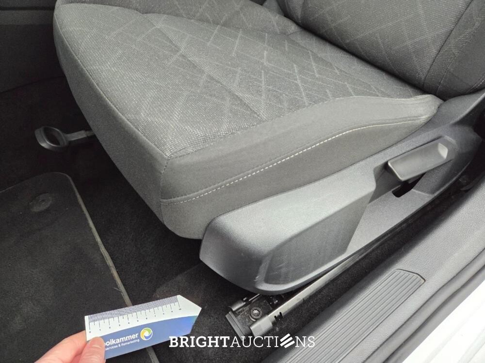 Volkswagen Golf Life 1.5 TSI 131pk 2020 (Origineel-NL), J-437-KF
