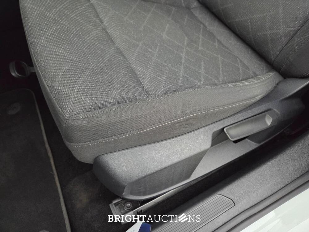 Volkswagen Golf Life 1.5 TSI 131pk 2020 (Origineel-NL), J-437-KF