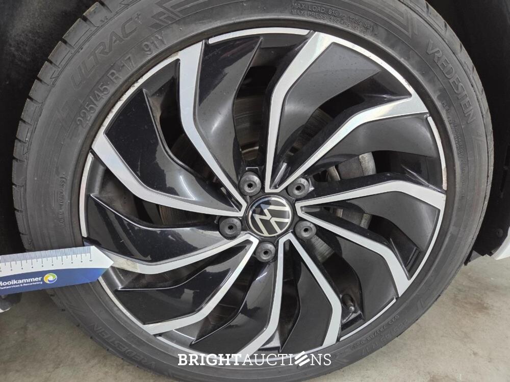 Volkswagen Golf Life 1.5 TSI 131pk 2020 (Origineel-NL), J-437-KF