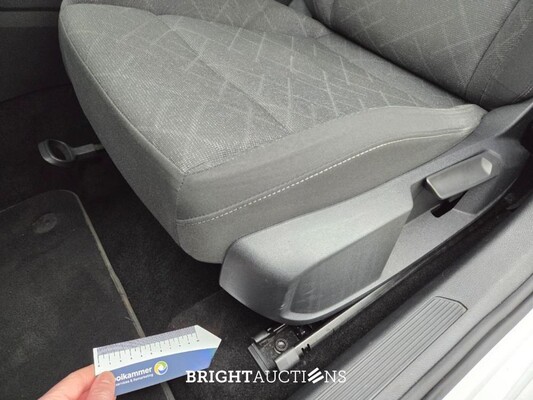 Volkswagen Golf Life 1.5 TSI 131pk 2020 (Origineel-NL), J-437-KF