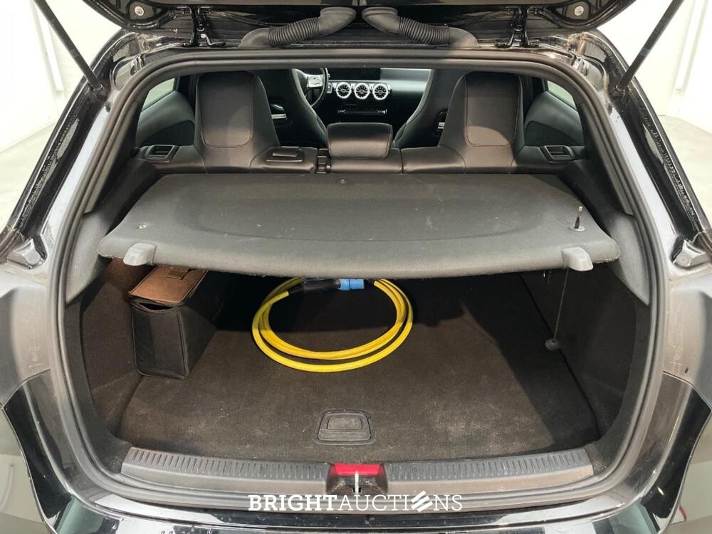 Mercedes-Benz A 250 e Business Solution AMG Limited 218pk 2021 (Origineel-NL) A-klasse, K-518-SP