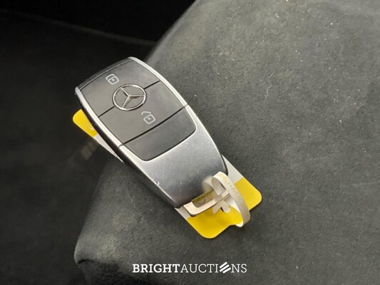 Mercedes-Benz A 250 e Business Solution AMG Limited 218pk 2021 (Origineel-NL) A-klasse, K-518-SP