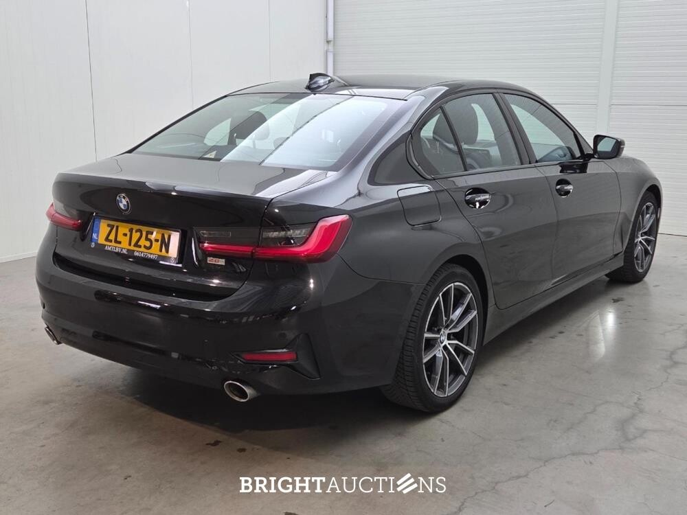 BMW 320i Executive Edition 184pk 2019 (Origineel-NL) 3-Serie, ZL-125-N