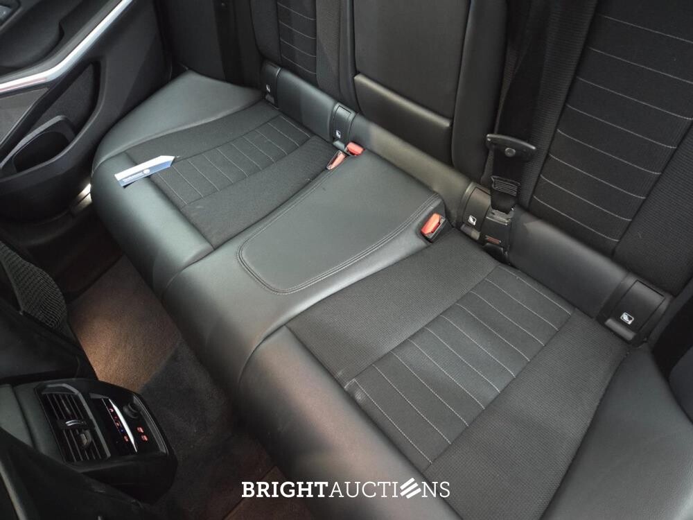 BMW 320i Executive Edition 184pk 2019 (Origineel-NL) 3-Serie, ZL-125-N