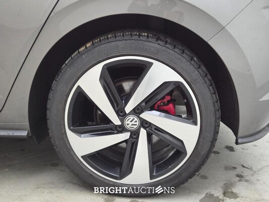 Volkswagen Polo GTI 2.0 TSI 200pk 2018, R-943-GD