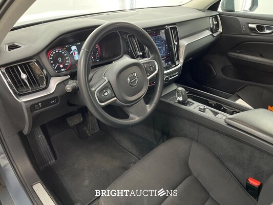 Volvo V60 B3 Momentum 2.0 163pk 2022 (Origineel-NL), N-525-SZ
