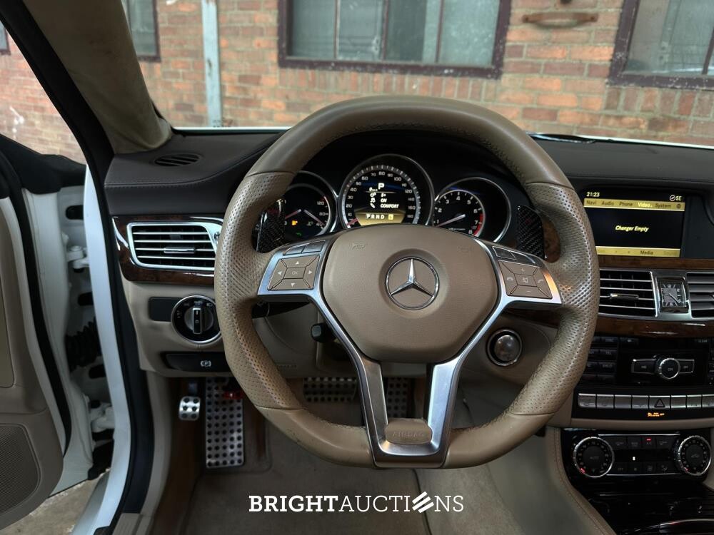 Mercedes-Benz CLS63 AMG 5.5 V8 525pk 2012 CLS-Klasse (53.000 KM)
