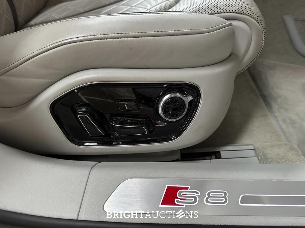 Audi S8 Sedan 4.0 TFSI V8 Quattro Biturbo 520pk 2014 - 52.000 km