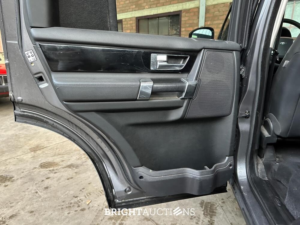 Land Rover Discovery 4 3.0 SDV6 SE HSE 256pk 2015, VNJ-87-T