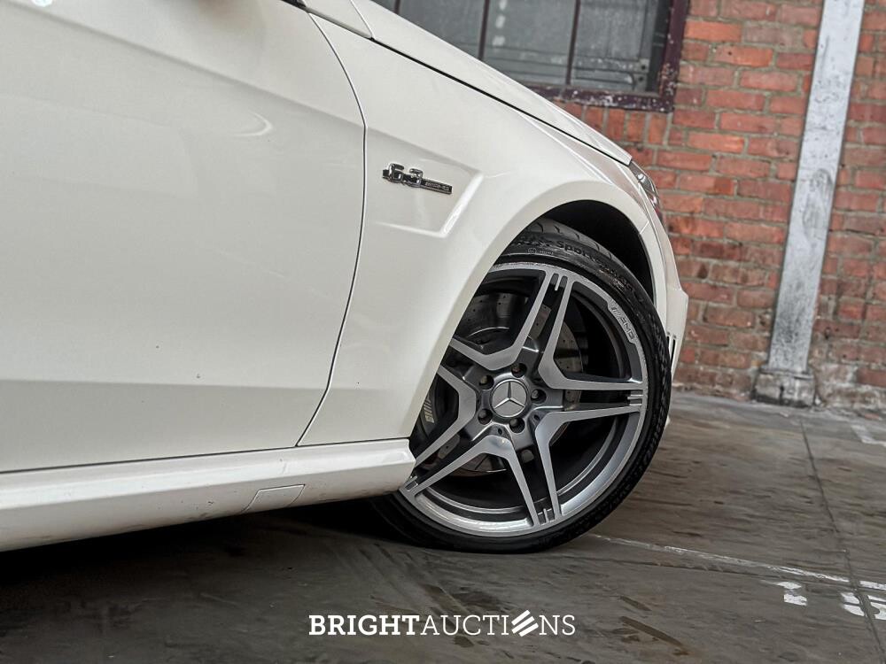 Mercedes-Benz E63 AMG 6.2 V8 -CARBON- 525pk 2010 (Origineel-NL) E-Klasse, 47-LKB-6