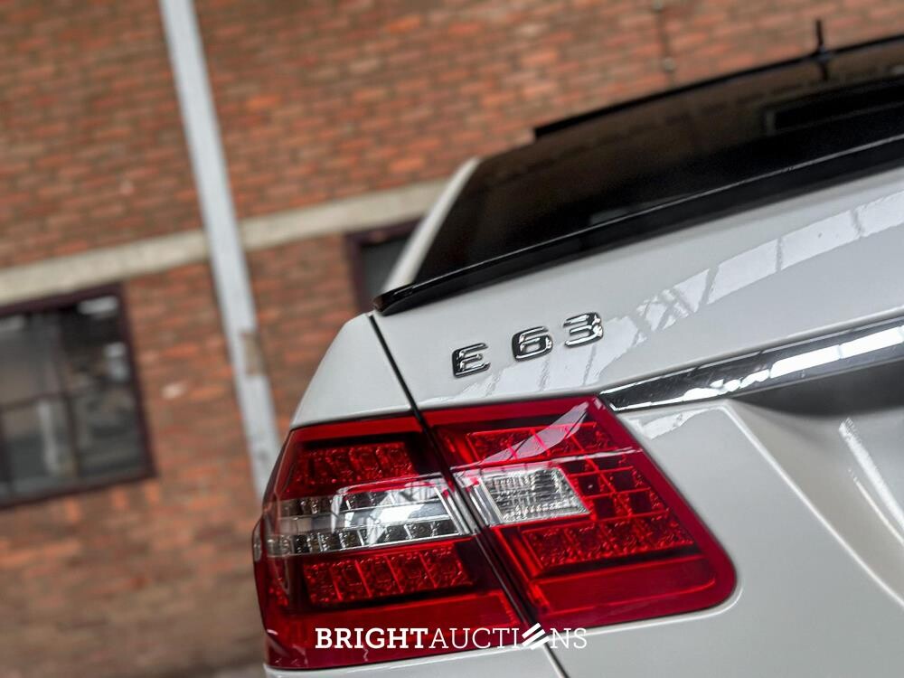 Mercedes-Benz E63 AMG 6.2 V8 -CARBON- 525pk 2010 (Origineel-NL) E-Klasse, 47-LKB-6