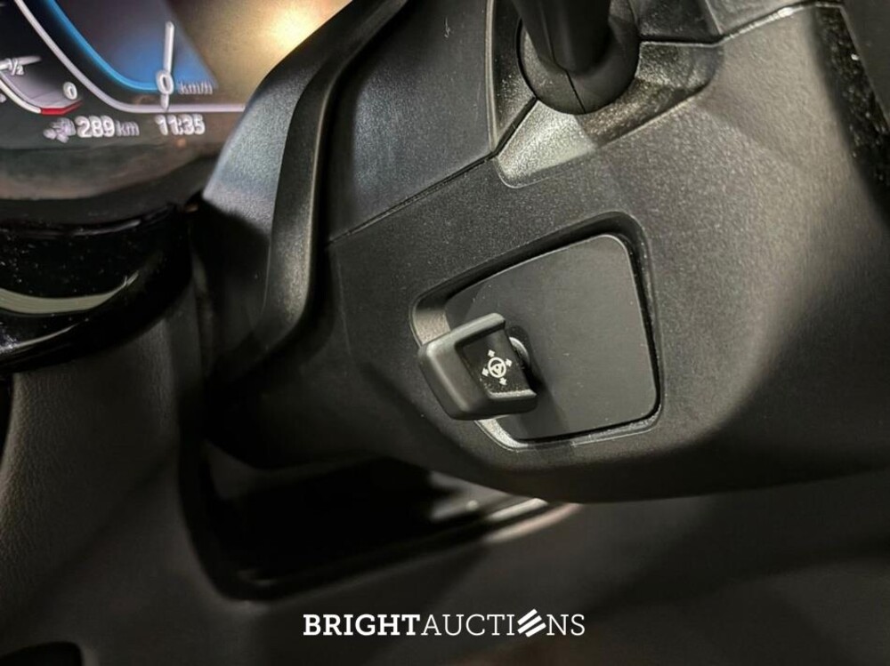 BMW 530e Touring Business Edition Plus M-Pakket 292pk 2023 (Origineel-NL) 5-Serie, S-330-LL